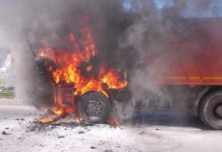 Zaqatalada yük avtomobili yandı