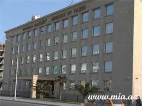 Vergi işçisi müdirin qəbuluna girə bilmədiyi üçün özünü bıçaqladı - Bakıda şok olay