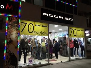 Bakıdakı məşhur paltar mağazasında fırıldaq