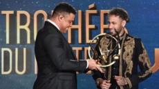 ​RONALDO NEYMARA MÜKAFAT TƏQDİM ETDİ