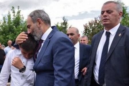 Daşnaklar da Qarabağ səhvinə görə Paşinyana qarşı çıxdılar