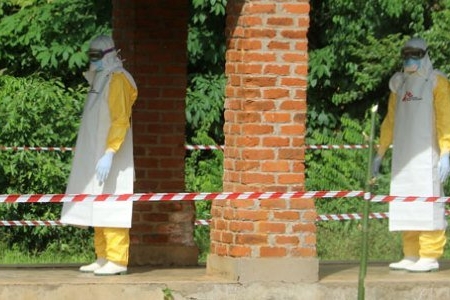 Ebola təhlükəsi davam edir: 23 nəfər öldü