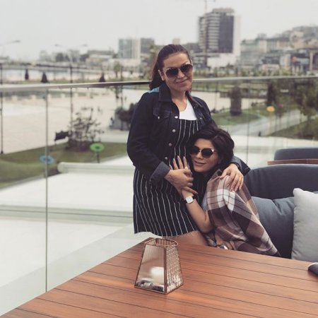 Rəqsanənin qızı anasını təbrik etdi: "Yaxşı ki varımsan..."