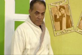 Müğənni Elşad Qarayev efirə hamam xalatında çıxdı – FOTO