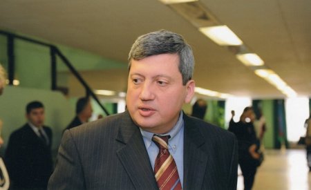 Sərkisyan Qarabağ ermənilərini toplayır: İrəvana ordu girir?