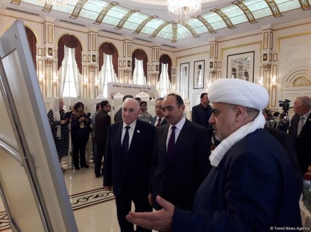Əli Həsənov: "Heydər Əliyev Azərbaycanda dövlət-din münasibətlərinin nümunəvi modelini yaratdı" - FOTOLAR