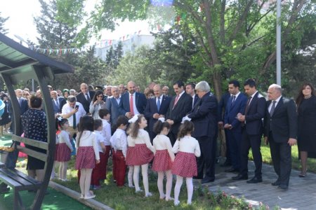 Nəsimi rayonunda Ümummilli lider Heydər Əliyevin anadan olmasının  95-ci ildönümü münasibətilə yeni park istifadəyə verildi - FOTOLAR 