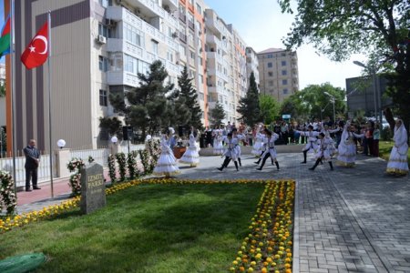 Nəsimi rayonunda Ümummilli lider Heydər Əliyevin anadan olmasının  95-ci ildönümü münasibətilə yeni park istifadəyə verildi - FOTOLAR 