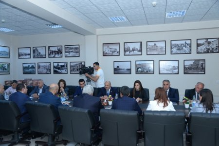 Nəsimi rayon İcra Hakimiyyətinin Başçısı Türkiyə Respublikasının İzmit Bələdiyyəsi nümayəndələrini qəbul etmişdir - FOTOLAR 