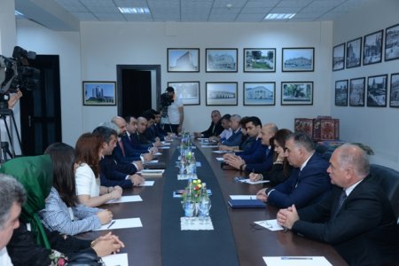 Nəsimi rayon İcra Hakimiyyətinin Başçısı Türkiyə Respublikasının İzmit Bələdiyyəsi nümayəndələrini qəbul etmişdir - FOTOLAR 