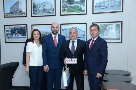 Nəsimi rayon İcra Hakimiyyətinin Başçısı Türkiyə Respublikasının İzmit Bələdiyyəsi nümayəndələrini qəbul etmişdir - FOTOLAR 