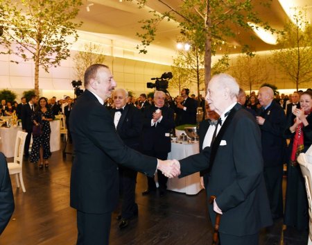 Prezident ailəsi ilə Bakıda keçirilən təntənəli mərasimdə — FOTOLAR + YENİLƏNİB