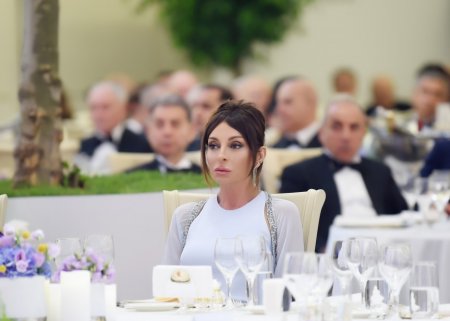 Prezident ailəsi ilə Bakıda keçirilən təntənəli mərasimdə — FOTOLAR + YENİLƏNİB