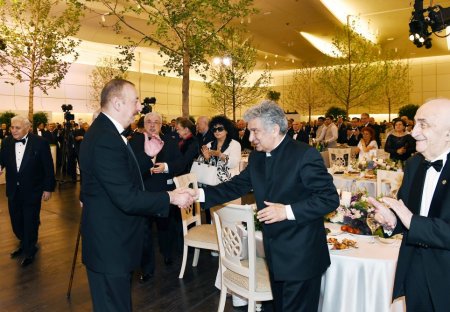 Prezident ailəsi ilə Bakıda keçirilən təntənəli mərasimdə — FOTOLAR + YENİLƏNİB