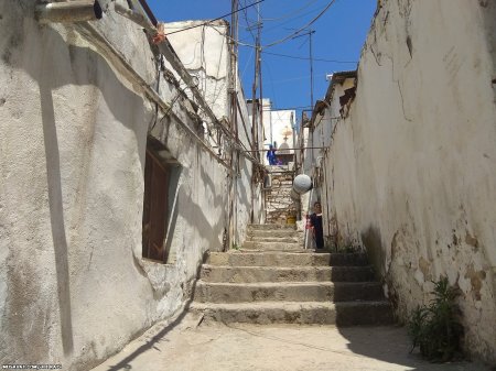 Bayıl yamacında təhlükə - köçürülmə isə gündəmdə deyil