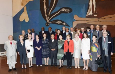 Mehriban Əliyeva Parisdə konfransda (FOTOLAR)