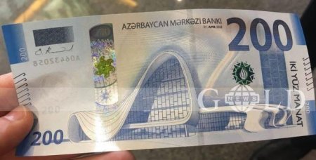 200 manatlıq əskinaslara ehtiyac var idi? - Elman Rüstəmov tənqid edilir  