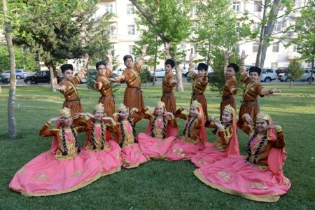 Nəsimi rayonunda Azərbaycan Xalq Cümhuriyyətinin 100 illiyi münasibəti ilə “Cümhuriyyətin yaşıdları” adlı tədbir keçirildi - FOTOLAR