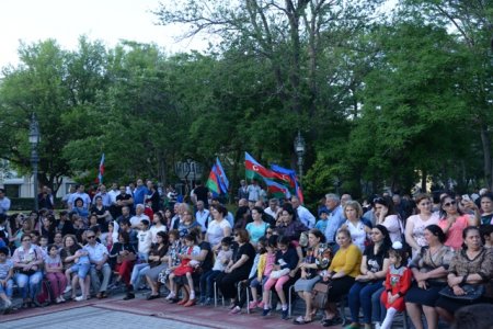 Nəsimi rayonunda Azərbaycan Xalq Cümhuriyyətinin 100 illiyi münasibəti ilə “Cümhuriyyətin yaşıdları” adlı tədbir keçirildi - FOTOLAR