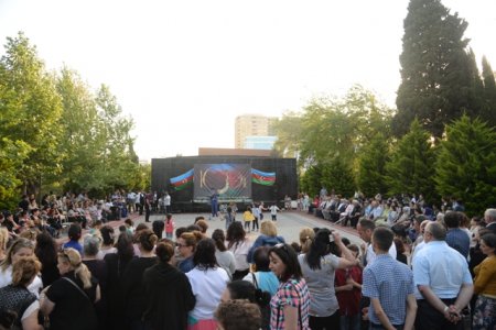 Nəsimi rayonunda Azərbaycan Xalq Cümhuriyyətinin 100 illiyi münasibəti ilə “Cümhuriyyətin yaşıdları” adlı tədbir keçirildi - FOTOLAR