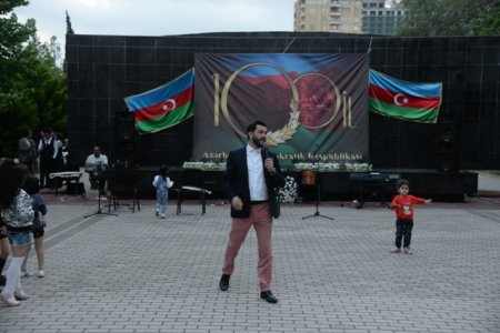 Nəsimi rayonunda Azərbaycan Xalq Cümhuriyyətinin 100 illiyi münasibəti ilə “Cümhuriyyətin yaşıdları” adlı tədbir keçirildi - FOTOLAR