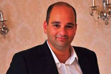 Deputat oğlunun düşdüyü Deputat oğlunun düşdüyü