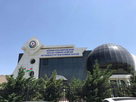 Avtonəqliyyat Baş Gömrük idarəsində Prezident Sərəncamı deyil, ''kalkluyator Rövşən''in dediyi əsas götürülür