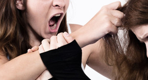 Bakıda qadınlar arasında dava zamanı bir nəfər kəllə-beyin travması alıb