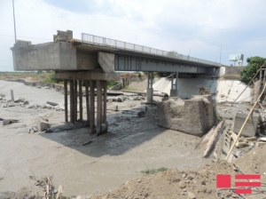 В связи с обрушением моста над рекой Гейчай возбуждено уголовное дело В связи с обрушением моста над рекой Гейчай возбуждено уголовное дело