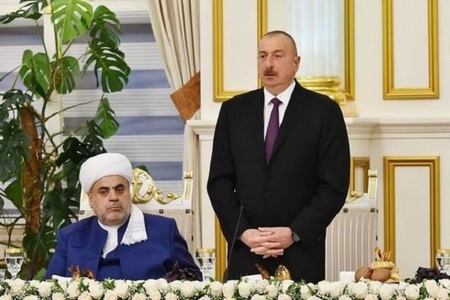 Prezident İlham Əliyev iftar mərasimində iştirak edir Prezident İlham Əliyev iftar mərasimində iştirak edir