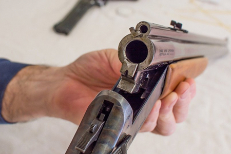 Bakıda gəlinini güllələyən kişi: Bakıda gəlinini güllələyən kişi: