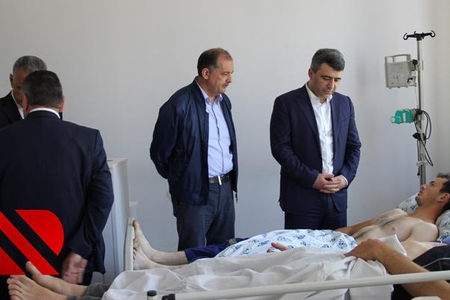 Nazir zəhərlənən işçilərə baş çəkib - FOTOLAR