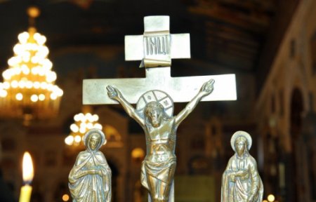 Kilsə işçiləri 9 yaşlı qıza qarşı seksual hərəkətlər etdi - Bakıda kilsədə rəzalət