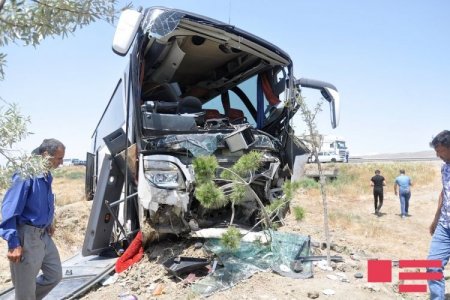 В совершившем аварию автобусе Гори-Баку были школьники и их родители - ОБНОВЛЕНО-1