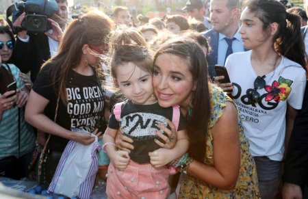 Heydər Əliyev Mərkəzinin parkında Uşaq festivalı — Leyla Əliyeva da iştirak edib