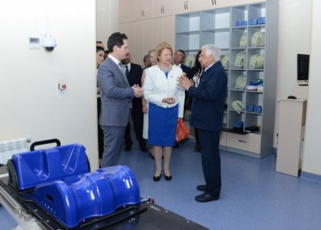 Milli Onkologiya Mərkəzində Baronessa Emma Nikolson ilə görüş olub- VİDEO