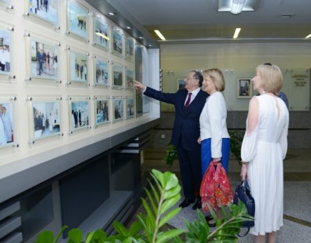 Milli Onkologiya Mərkəzində Baronessa Emma Nikolson ilə görüş olub- VİDEO