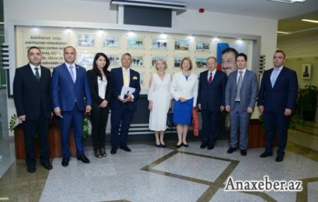 Milli Onkologiya Mərkəzində Baronessa Emma Nikolson ilə görüş olub 