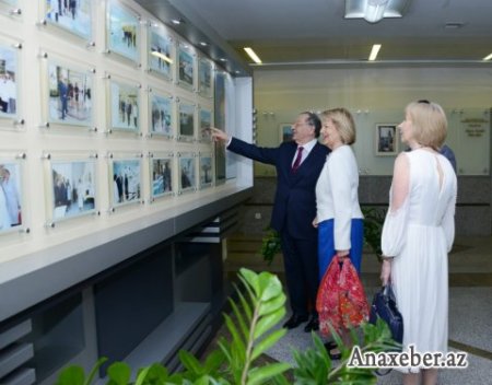 Milli Onkologiya Mərkəzində Baronessa Emma Nikolson ilə görüş olub 