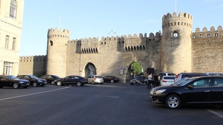 “İstiqlaliyyət” küçəsinin ilginc tarixi ilə bağlı REPORTAJ, FOTOLAR