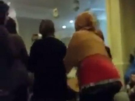 Bakıda məsciddə qadınlar arasında dava - VİDEO