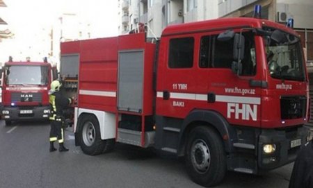 Bakıda restoran yanıb
