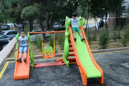 Nəsimi rayonunda 15 iyun – Milli Qurtuluş günü ərəfəsində növbəti “Abad həyət” sakinlərin istifadəsinə verildi - FOTOLAR