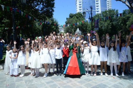 Nəsimi rayonunda 15 iyun Milli Qurtuluş gününə həsr edilmiş silsilə tədbirlər davam edir