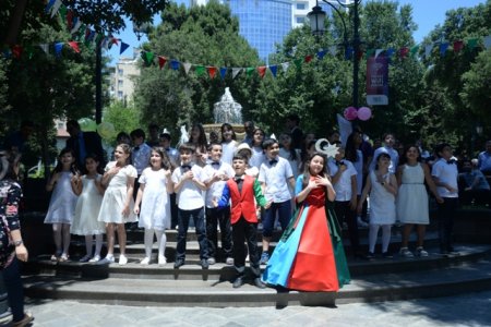 Nəsimi rayonunda 15 iyun Milli Qurtuluş gününə həsr edilmiş silsilə tədbirlər davam edir