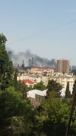 SON DƏQİQƏ - Bakını qara tüstü bürüdü, yollar bağlandı