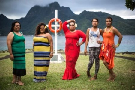 Burada oğlanlar qız kimi böyüdülür, ərə verilir, gəlin köçürülür – Qeyri-adi yerdən FOTOLAR