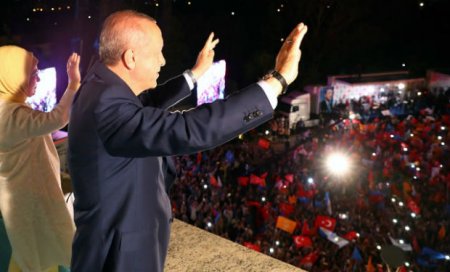 Ərdoğandan gözlənilən “balkon çıxışı” — Xalqa səsləndi