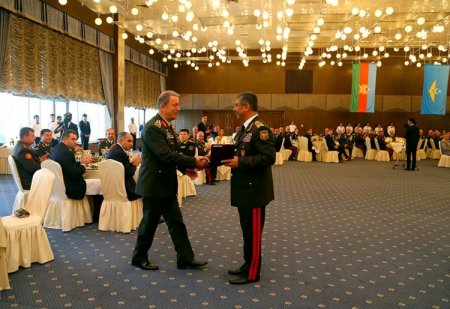 Silahlı Qüvvələr Günü münasibəti ilə təntənəli mərasim keçirilib