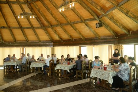 Nəsimi rayonu ahılları, müharibə və əmək veteranları Pirşağı qəsəbəsində istirahət etdilər - FOTOLAR 